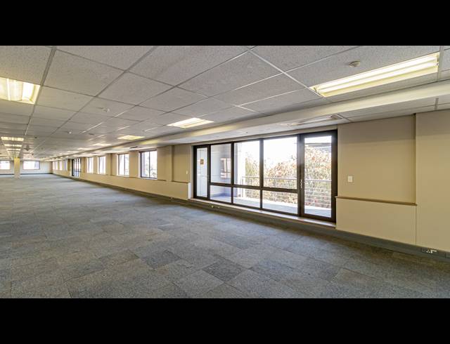 1,575M² OFFICE TO LET IN PARKTOWN